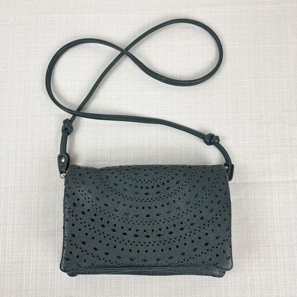 Street‎ Level Crossbody Purse Bag Blue Faux Leather Peforated Foldover Boho - Picture 1 of 8